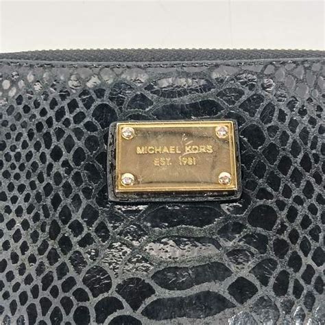 michael kors black shiny snakeskin pattern purse